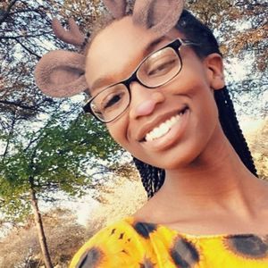 Meet your Posher, Adeisha